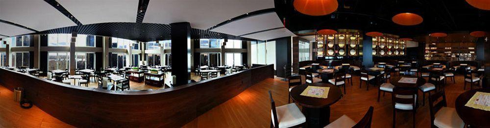 Cosmopolitan Hotel Ho Chi Minh City Exterior photo