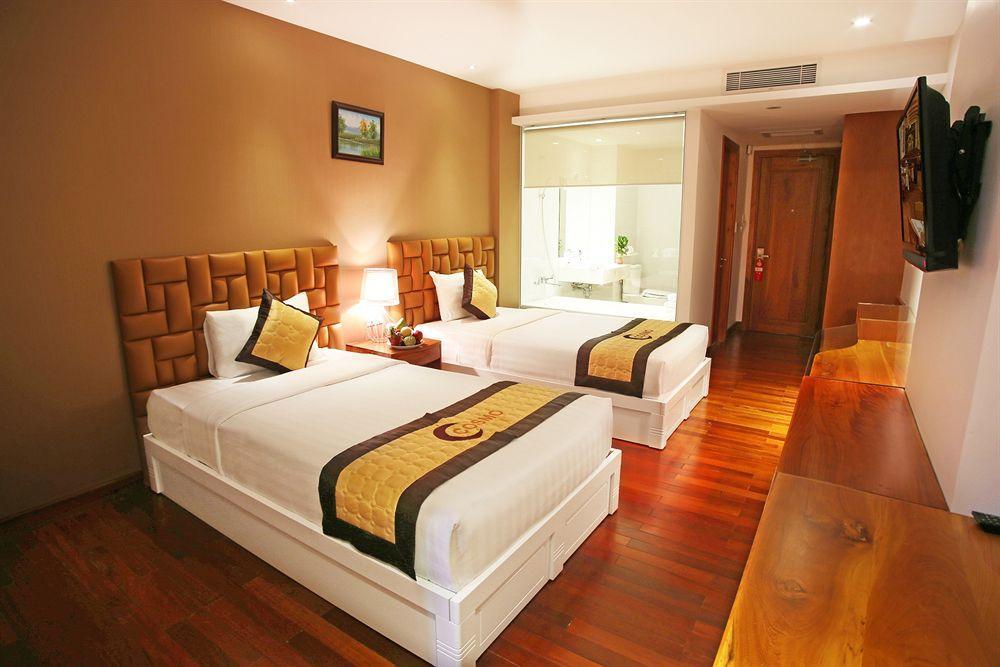 Cosmopolitan Hotel Ho Chi Minh City Exterior photo