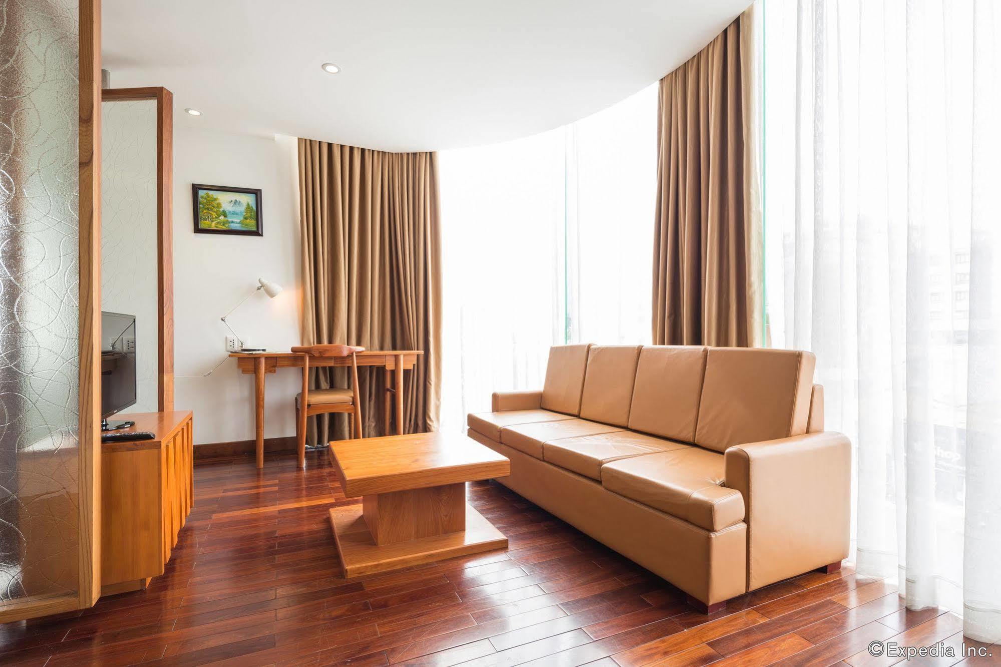 Cosmopolitan Hotel Ho Chi Minh City Exterior photo