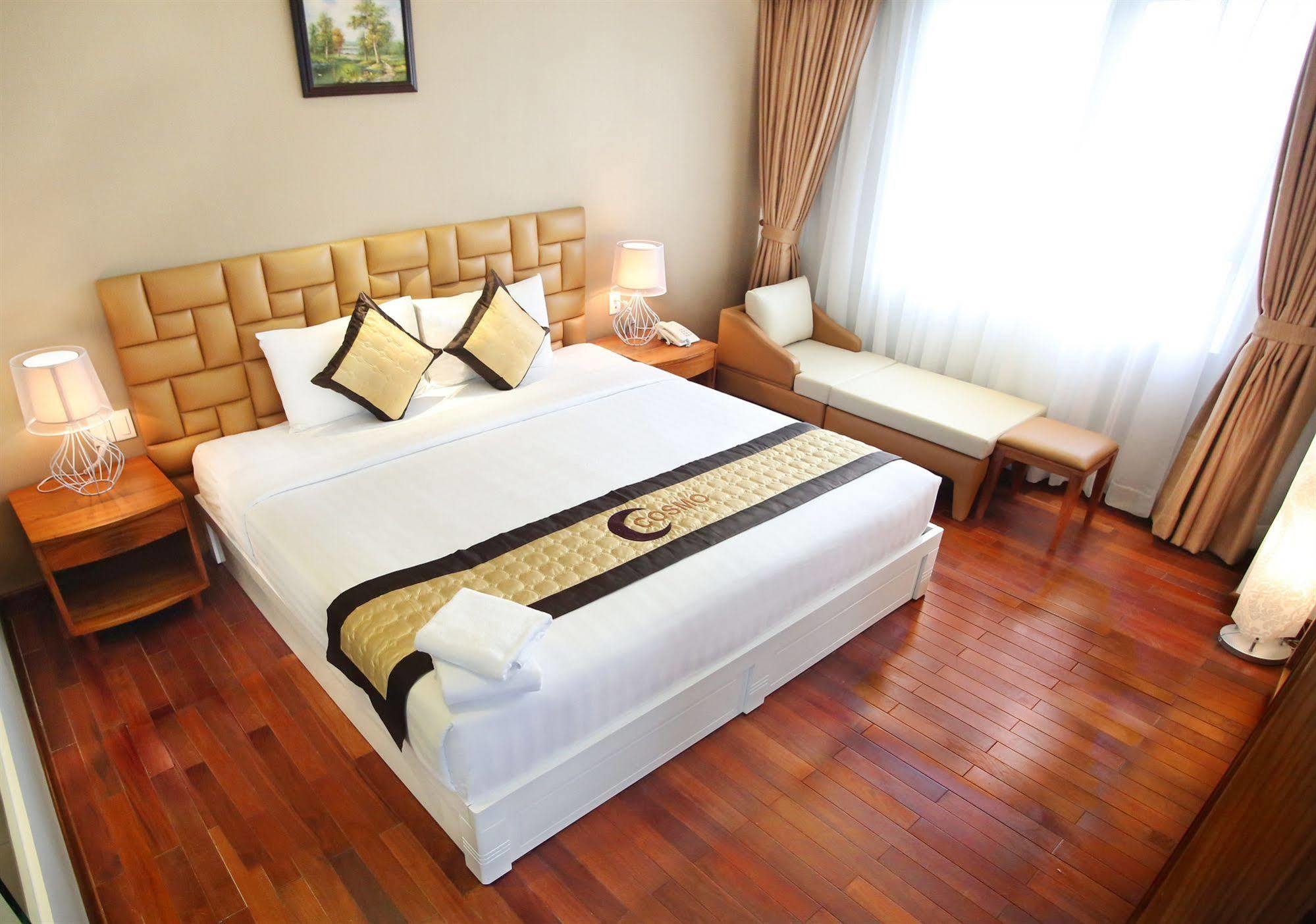 Cosmopolitan Hotel Ho Chi Minh City Exterior photo