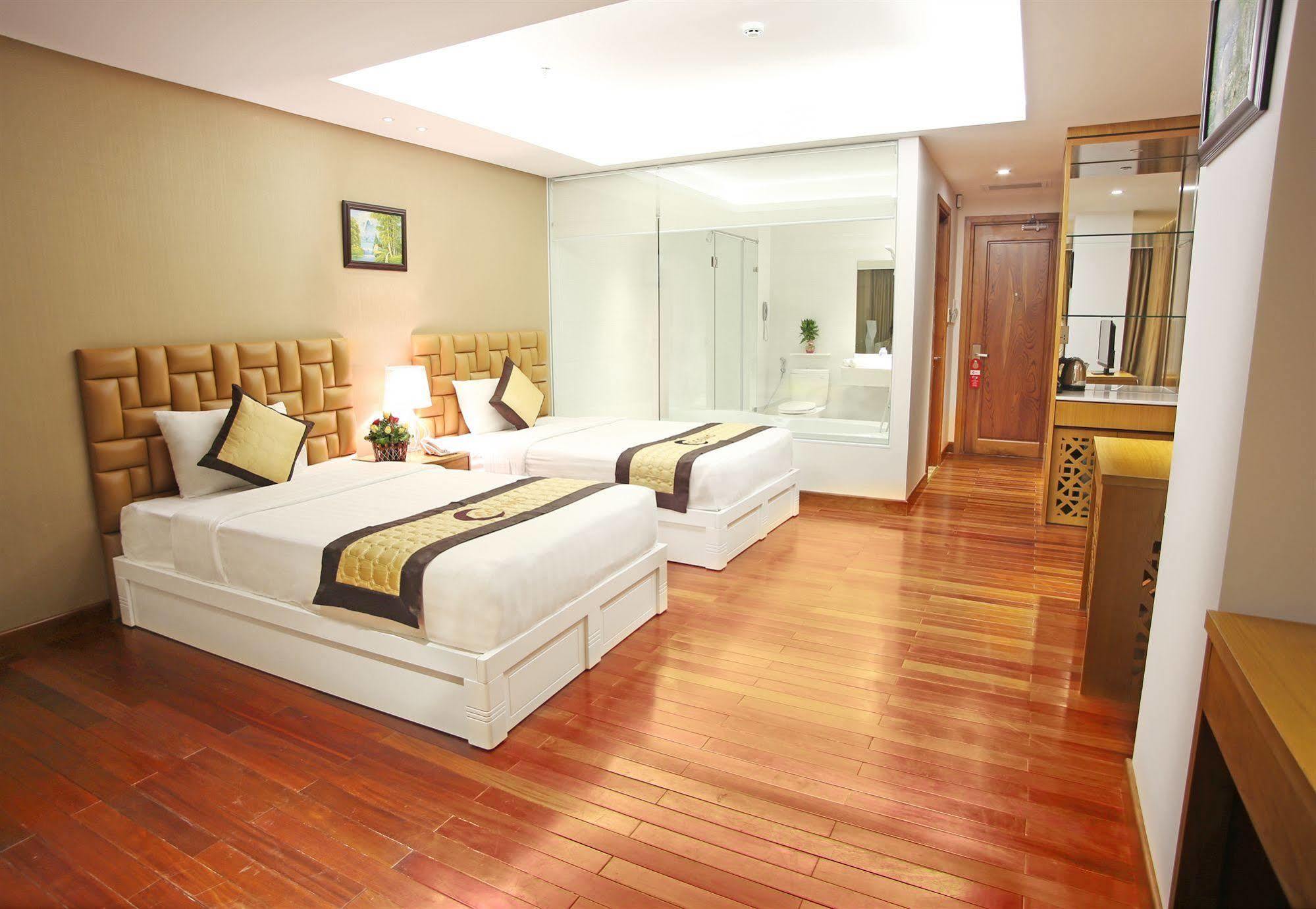 Cosmopolitan Hotel Ho Chi Minh City Exterior photo