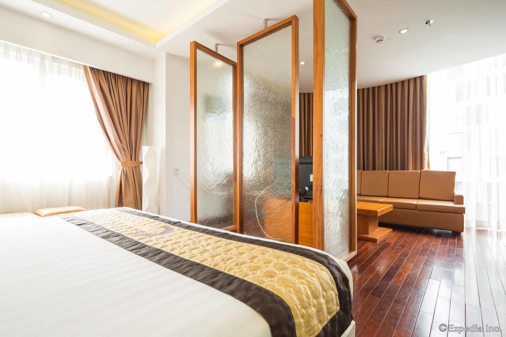Cosmopolitan Hotel Ho Chi Minh City Exterior photo